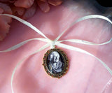 Gold Coloured Single Bouquet Photo Charm.